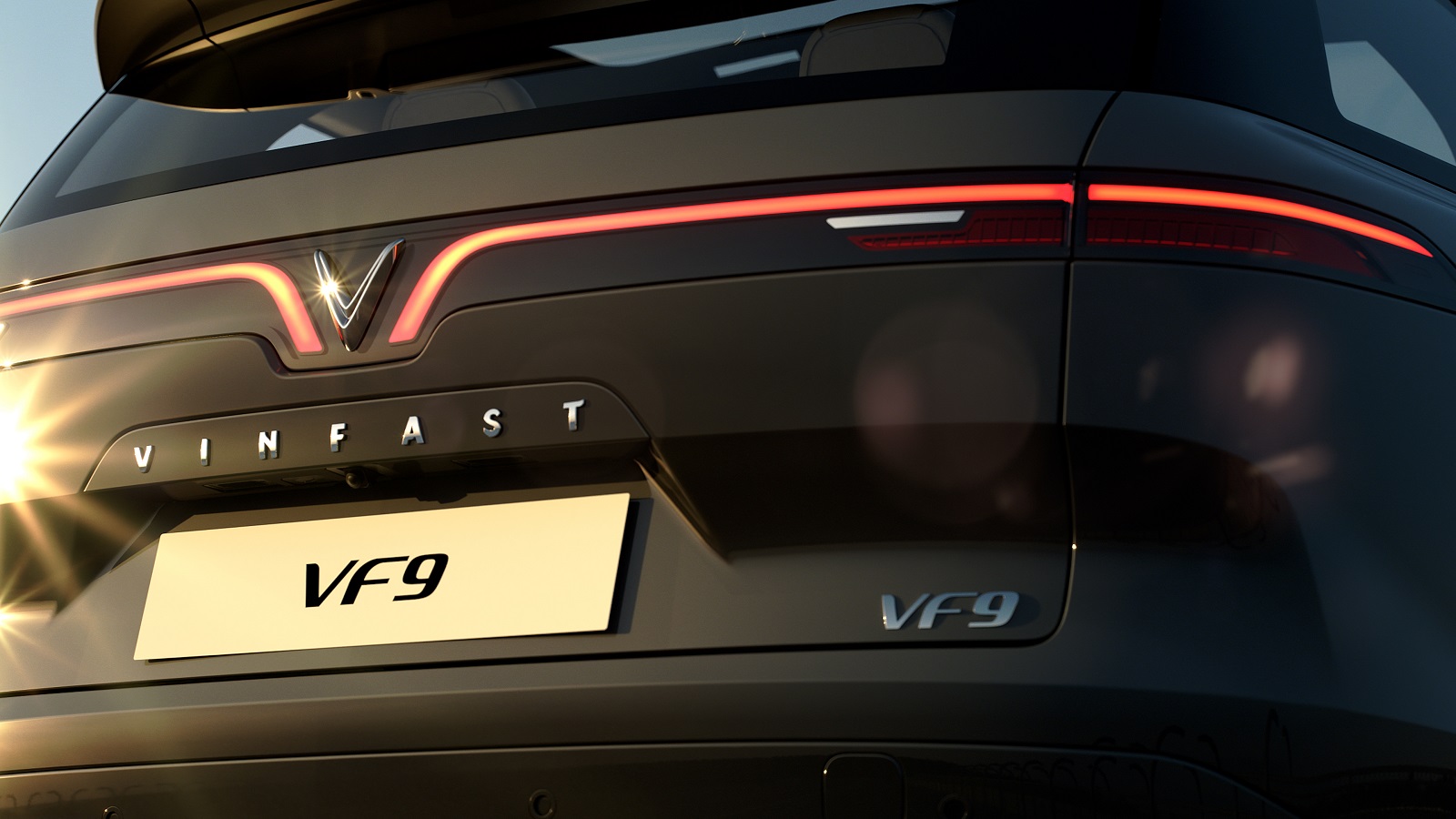hình ảnh vinfast vf 9 với dải đèn LED chạy 2 bên ở đèn hậu